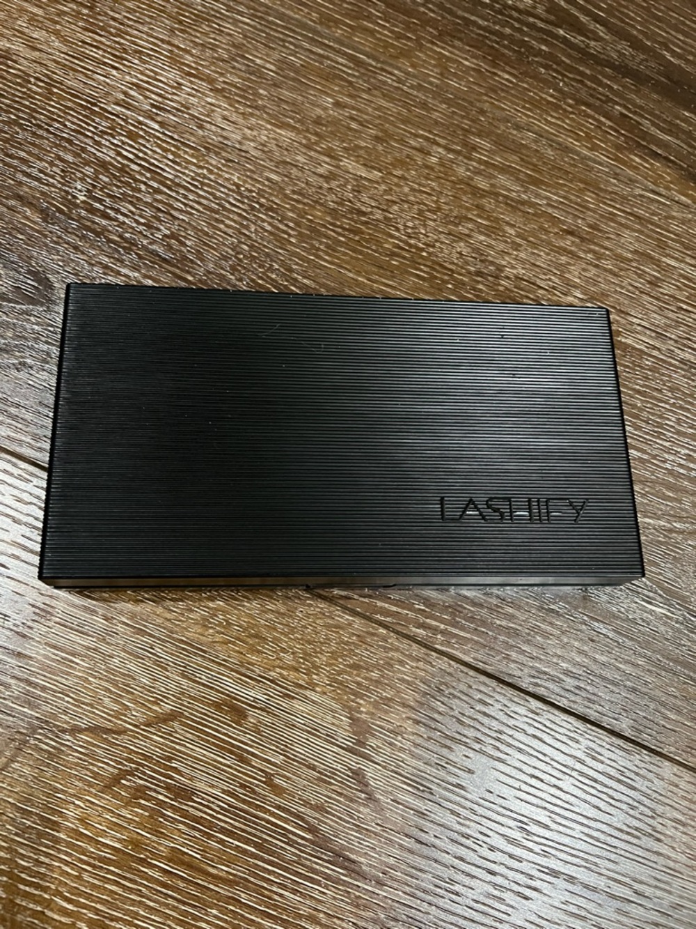 LASHIFY Black Ribbed Lash Storage Case - Picture 8 of 12